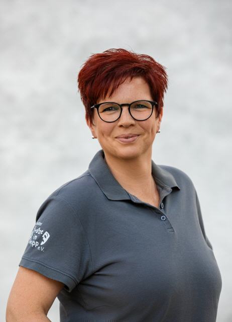 Yvonne Wolf